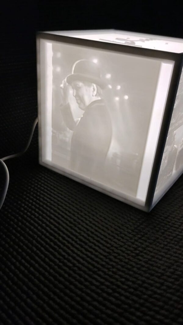 Cubo4 Cubo iluminado